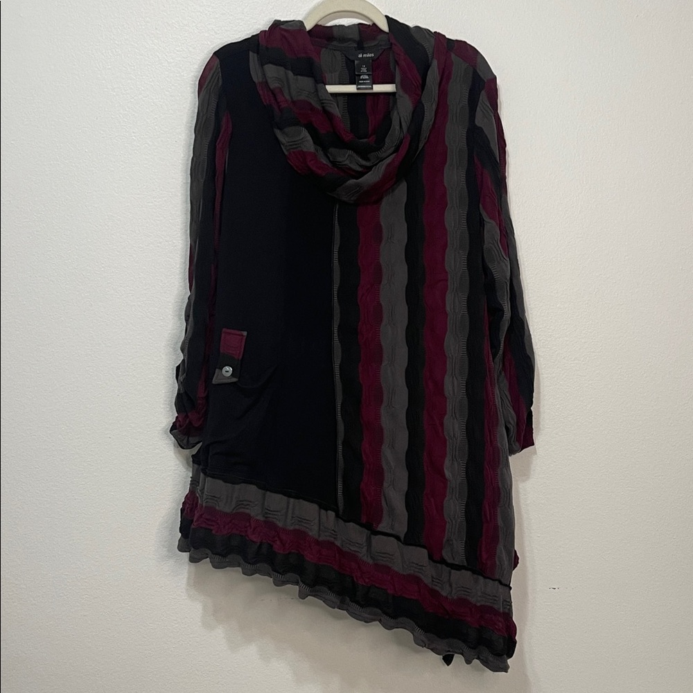 Ali Miles Burgundy and Gray Knit Top